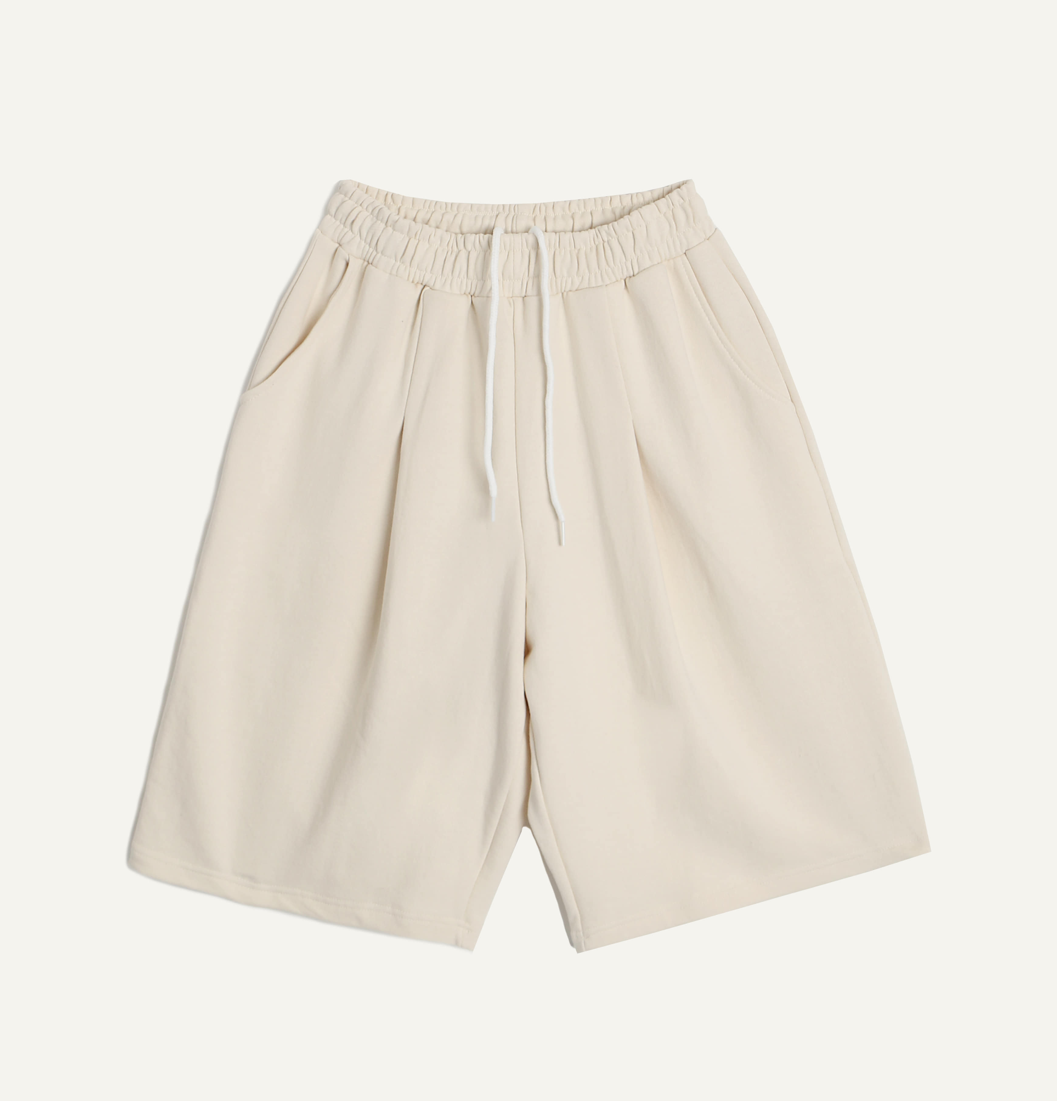 One tuck Wide fit shorts cream
