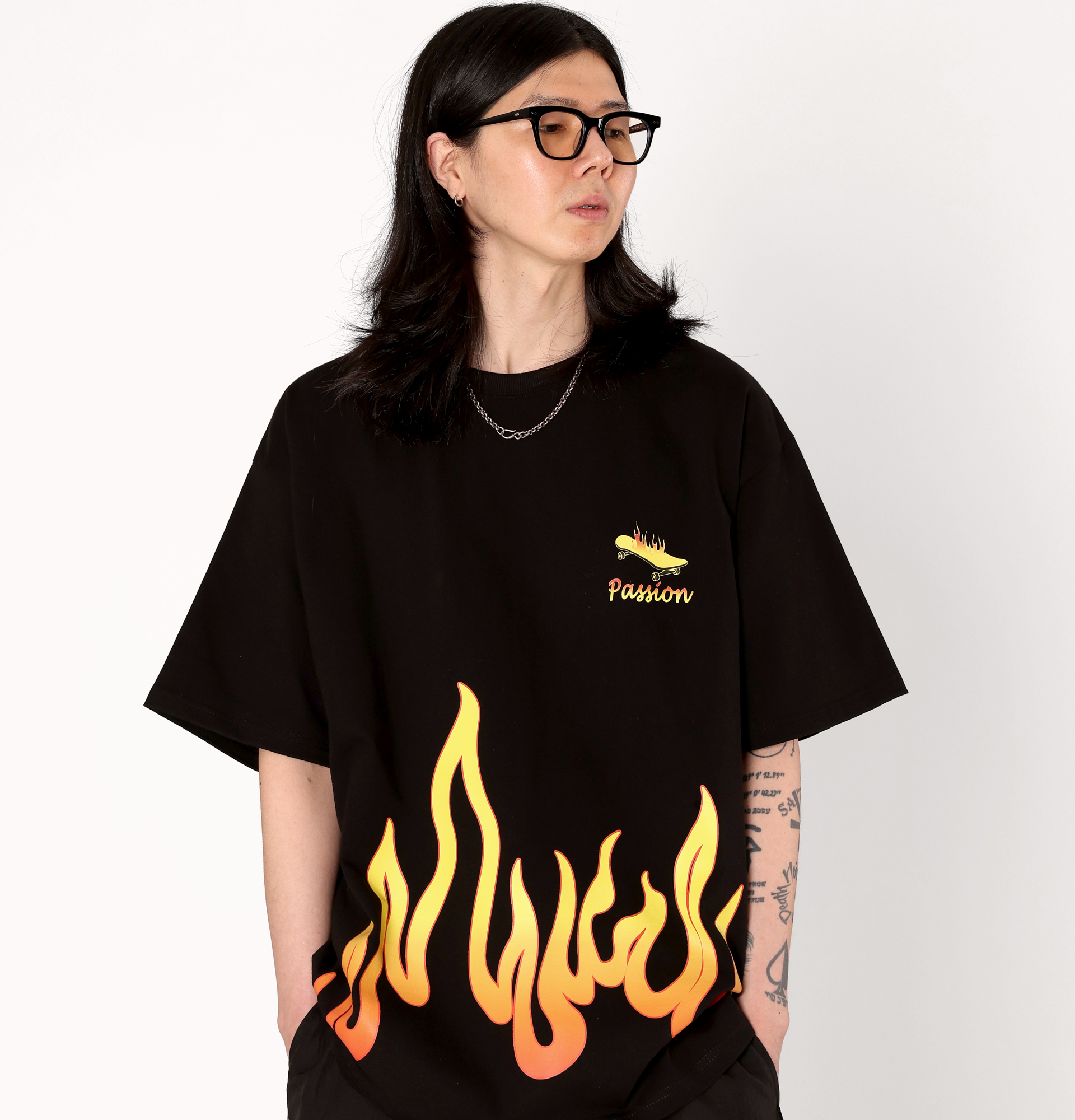 Over fit skate fire tee black