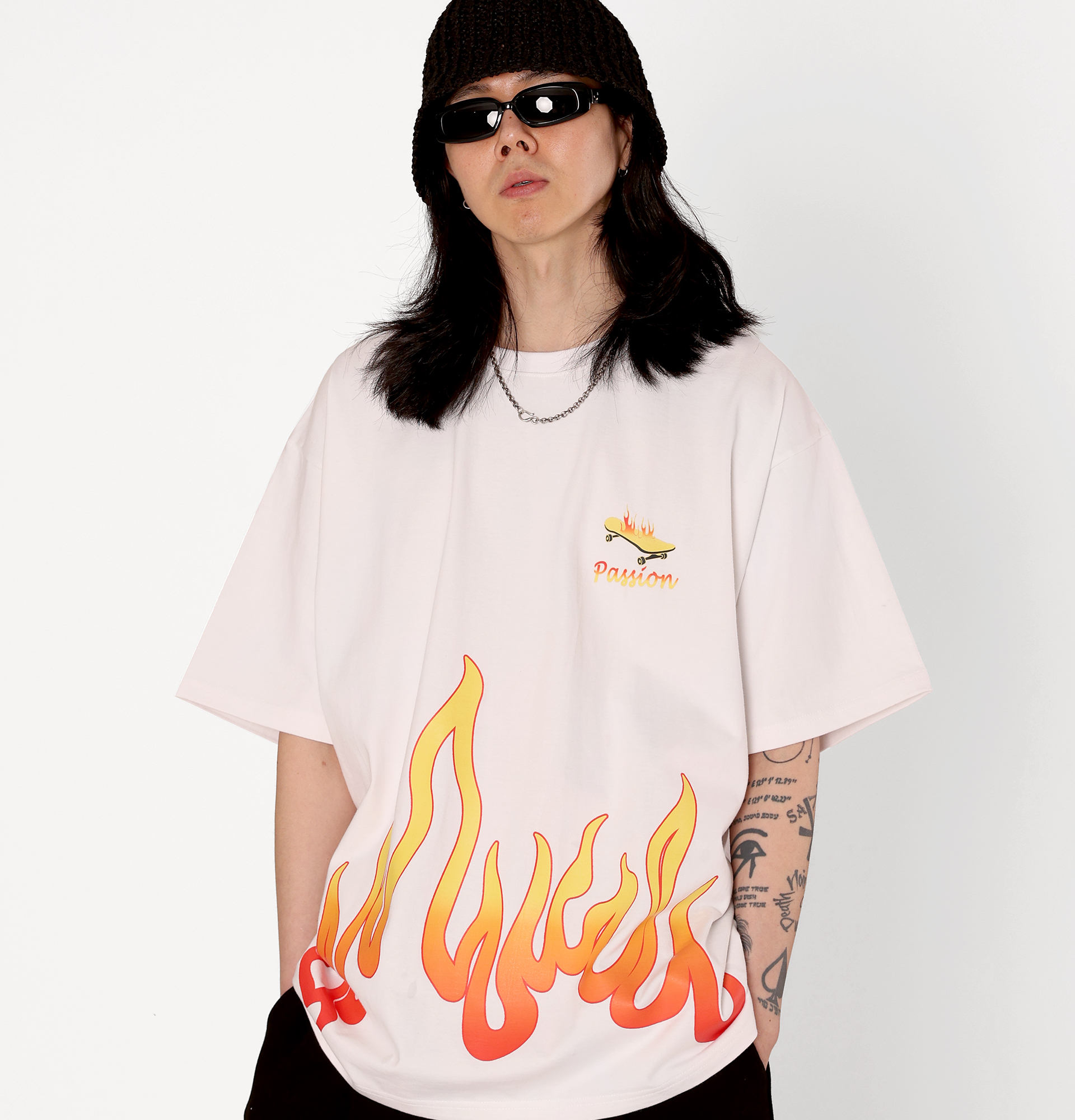 Over fit skate fire tee white